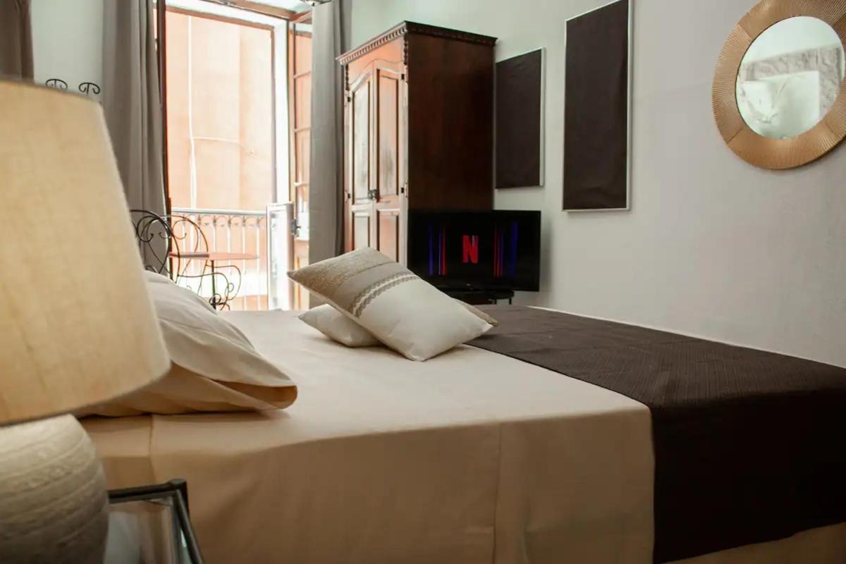 Castello'S Rooms Кальяри Экстерьер фото