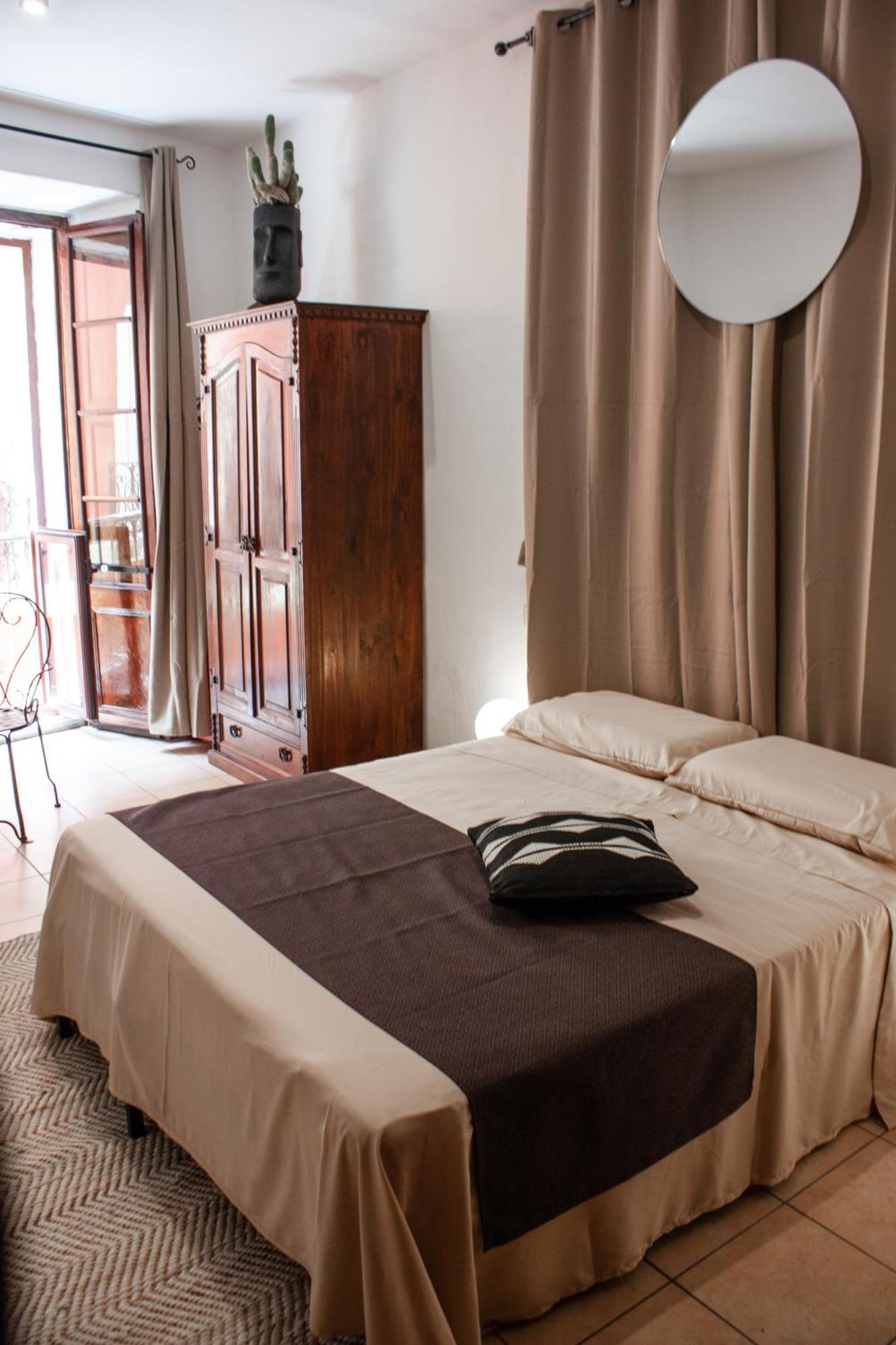Castello'S Rooms Кальяри Экстерьер фото
