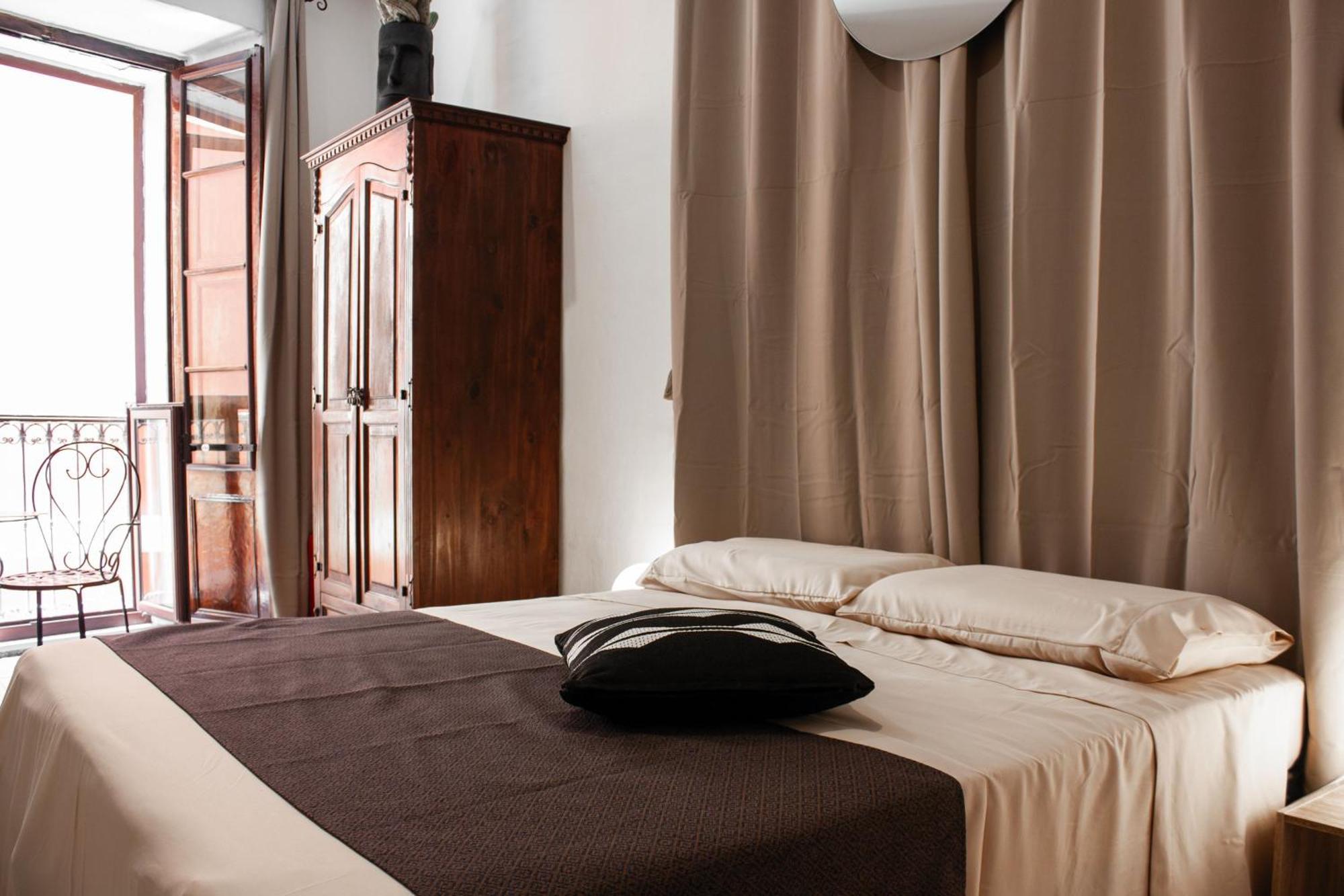 Castello'S Rooms Кальяри Экстерьер фото