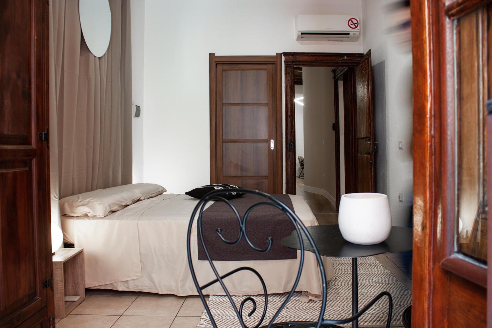 Castello'S Rooms Кальяри Экстерьер фото